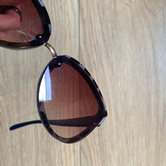 Tahari Cat Eye Sunglasses Blue HYTH0628-A TH899 TSBL - Picture 11 of 11